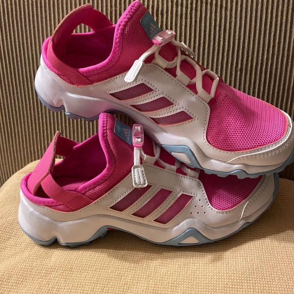 Girl’s Adidas Terrex Sneakers - Picture 3 of 11